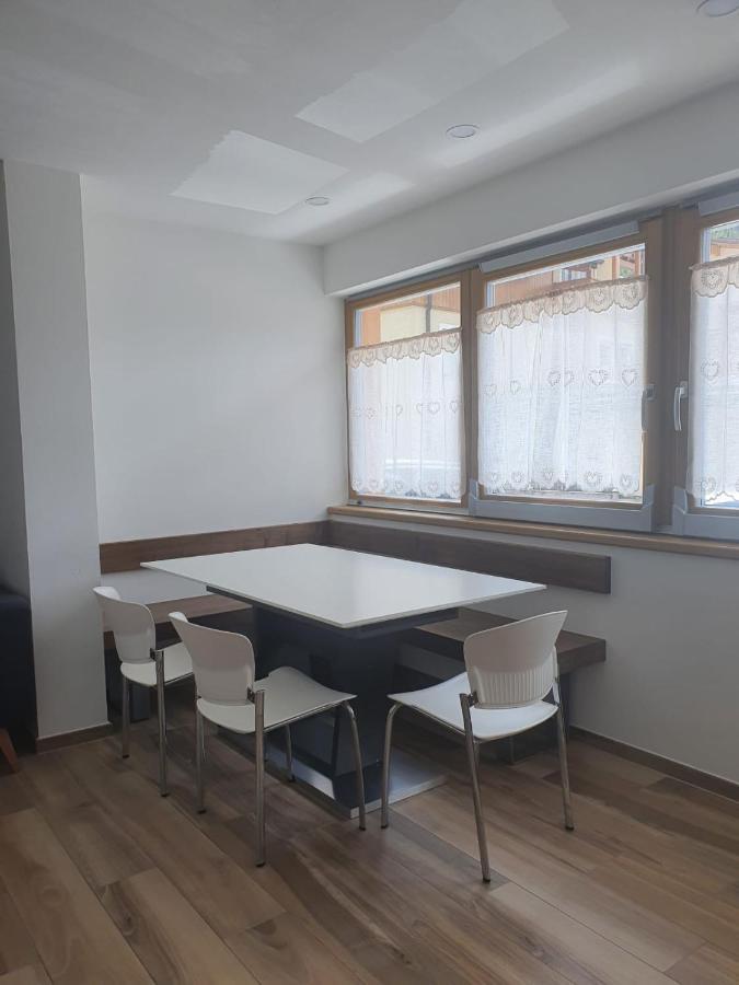Ciasa De Rosa Apartment *